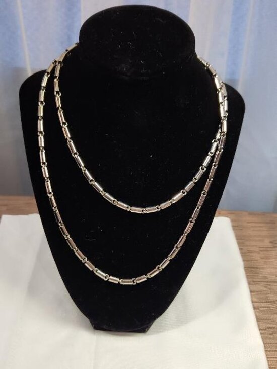 Jewelry - Vintage Unique Link Heavy Weight Barrel Link Silver plated Necklace